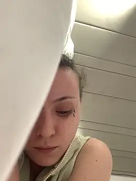 Snapshot of bunnythetailor chatting on 05.17.26 bunnythetailor online show from 05.17.26