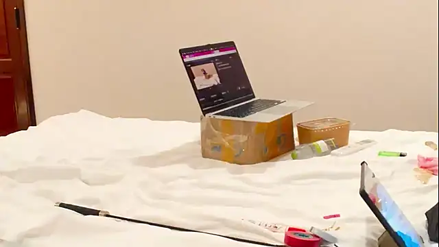 Snapshot of Cucked_Sissy_Bitch chatting on 09.10.25 Cucked Sissy Bitch online show from 09.10.25