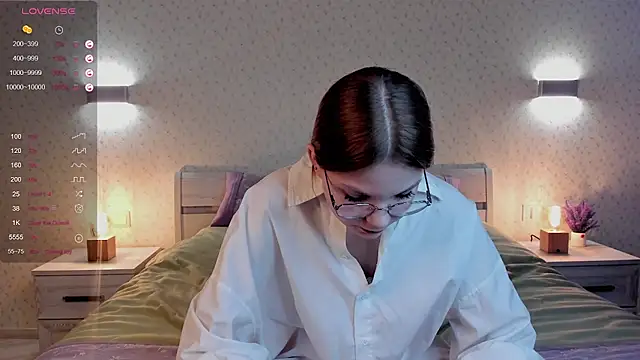 Snapshot of ElvinaBestwick chatting on 02.25.25 ElvinaBestwick online show from 02.25.25