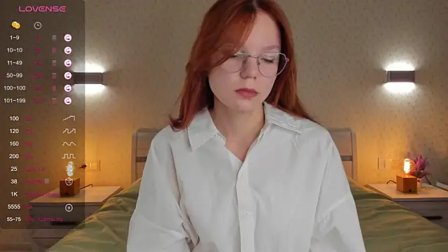 Snapshot of ElvinaBestwick chatting on 03.19.25 ElvinaBestwick online show from 03.19.25