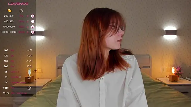 Snapshot of ElvinaBestwick chatting on 03.19.25 ElvinaBestwick online show from 03.19.25