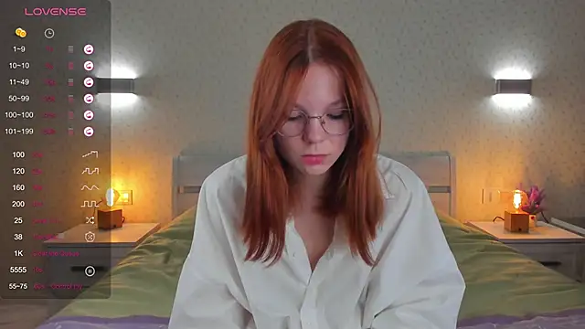 Snapshot of ElvinaBestwick chatting on 03.19.25 ElvinaBestwick online show from 03.19.25