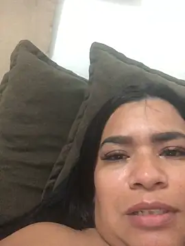 Snapshot of indiazinha69_ chatting on 04.24.26 indiazinha69 online show from 04.24.26