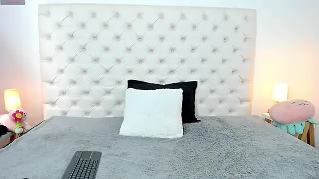 esmeralda06 online show from 02.20.25