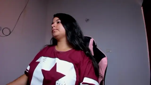 Snapshot of Little_Shaara chatting on 10.24.25 Little Shaara online show from 10.24.25