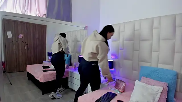 Ariana rouse online show from 11.22.25