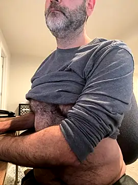 Snapshot of harrychest chatting on 11.06.25 harrychest online show from 11.06.25