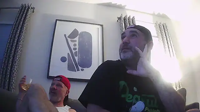 Snapshot of harrychest chatting on 04.16.26 harrychest online show from 04.16.26