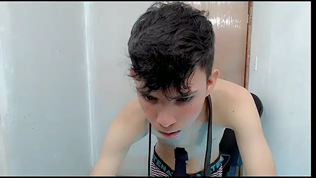 Snapshot of Alexxx_lov chatting on 01.25.25 Alexxx lov online show from 01.25.25