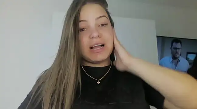 Snapshot of mielc4 chatting on 01.25.25 mielc4 online show from 01.25.25