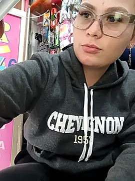 Vale Saenzz online show from 02.25.26