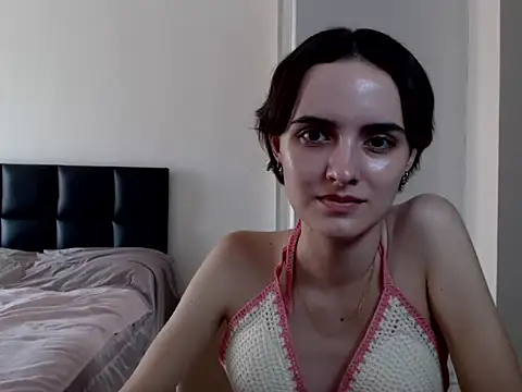 Snapshot of AmelieBanshee chatting on 09.17.25 AmelieBanshee online show from 09.17.25