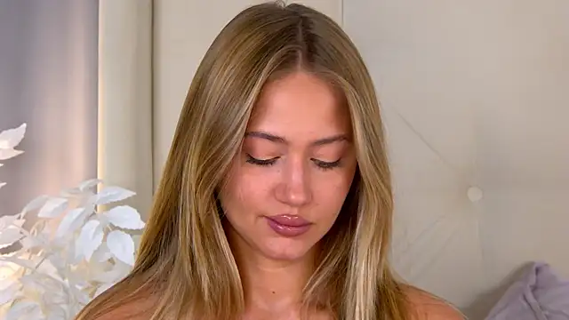 ur wet dreams online show from 09.28.25