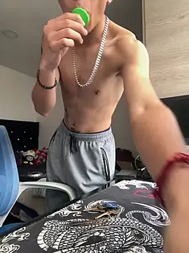 iKrofur online show from 03.20.25