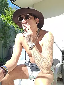 Snapshot of TAIZWRLD chatting on 11.13.25 TAIZWRLD online show from 11.13.25