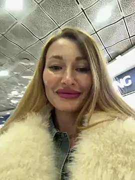 Snapshot of Sweet_Pussy2024 chatting on 03.01.25 Sweet Pussy2024 online show from 03.01.25