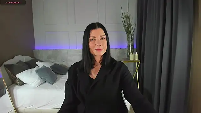 Snapshot of MonicaCheerful chatting on 01.28.25 MonicaCheerful online show from 01.28.25