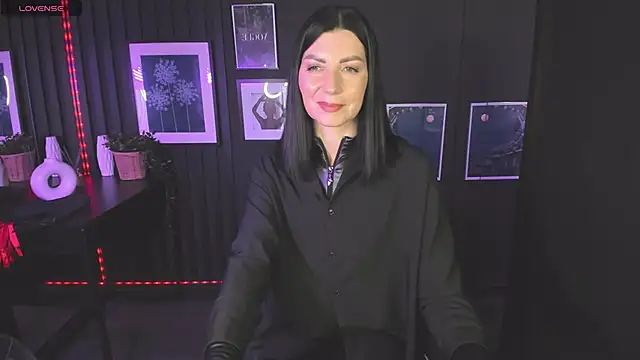 Snapshot of MonicaCheerful chatting on 02.15.25 MonicaCheerful online show from 02.15.25