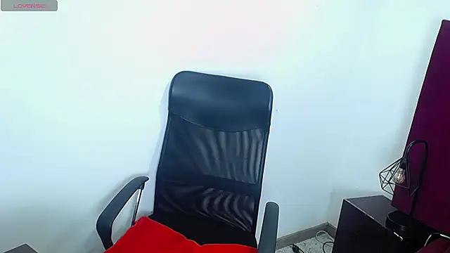 Snapshot of CamiilaReyes chatting on 02.07.25 CamiilaReyes online show from 02.07.25