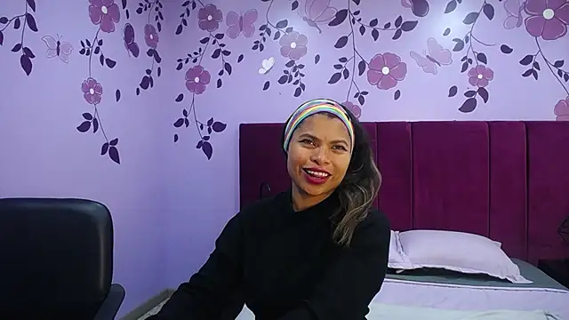 Snapshot of CamiilaReyes chatting on 03.17.25 CamiilaReyes online show from 03.17.25