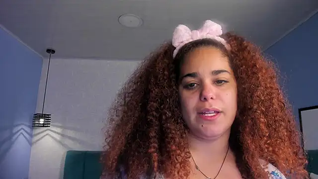 Snapshot of ninna_curly chatting on 10.16.25 ninna curly online show from 10.16.25