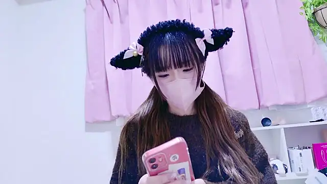 Snapshot of CIEL_514 chatting on 10.29.25 CIEL 514 online show from 10.29.25