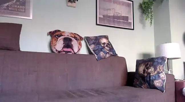 Snapshot of Astrid-Gilbert chatting on 03.04.25 Astrid-Gilbert online show from 03.04.25