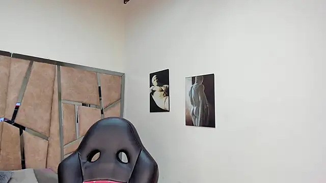 Snapshot of LeandroRusso chatting on 02.27.25 LeandroRusso online show from 02.27.25