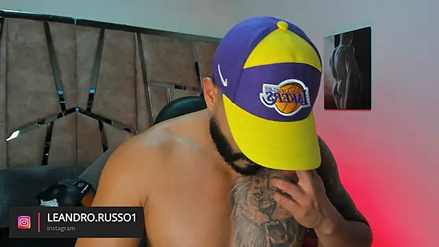 Snapshot of LeandroRusso chatting on 03.02.25 LeandroRusso online show from 03.02.25