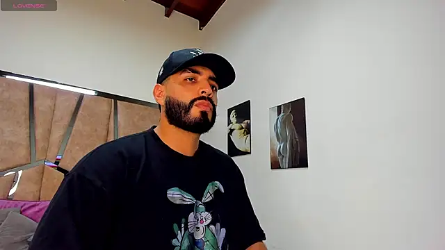 Snapshot of LeandroRusso chatting on 03.08.25 LeandroRusso online show from 03.08.25