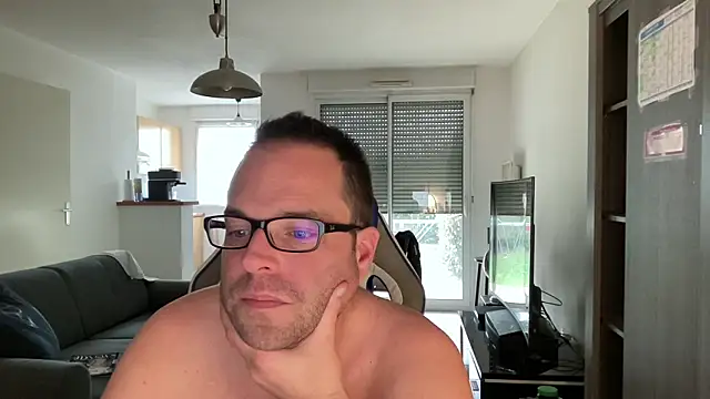 Funnyjul31 online show from 03.13.25