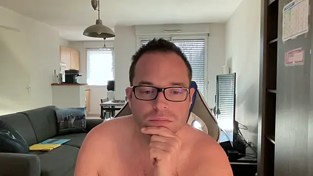 Funnyjul31 online show from 03.16.25