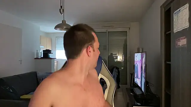 Funnyjul31 online show from 03.19.25