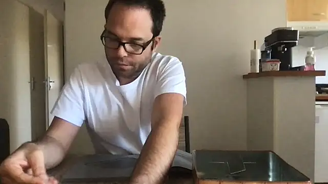 Funnyjul31 online show from 04.04.26