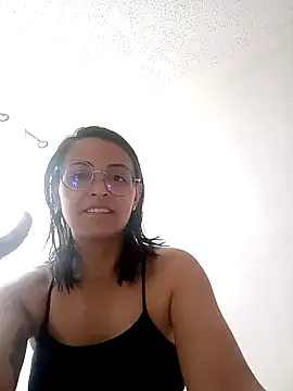 Snapshot of bri_ali chatting on 02.10.25 bri ali online show from 02.10.25