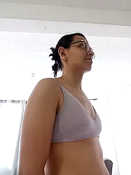 Snapshot of bri_ali chatting on 03.11.25 bri ali online show from 03.11.25