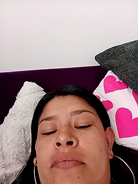 Snapshot of bri_ali chatting on 12.16.25 bri ali online show from 12.16.25