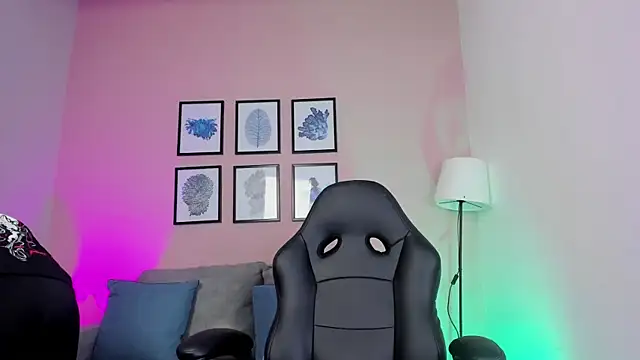 Snapshot of nina__dixon chatting on 12.16.25 nina dixon online show from 12.16.25