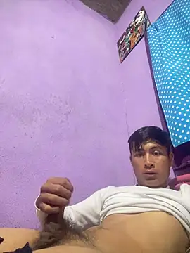 Snapshot of EduardoEspinoza12 chatting on 02.13.25 EduardoEspinoza12 online show from 02.13.25