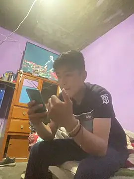 Snapshot of EduardoEspinoza12 chatting on 02.19.25 EduardoEspinoza12 online show from 02.19.25