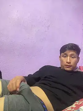 Snapshot of EduardoEspinoza12 chatting on 02.20.25 EduardoEspinoza12 online show from 02.20.25