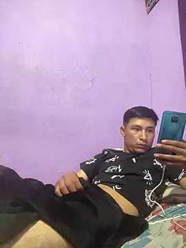 Snapshot of EduardoEspinoza12 chatting on 03.06.25 EduardoEspinoza12 online show from 03.06.25