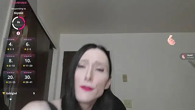 Snapshot of Ivyrose4999 chatting on 06.18.26 Ivyrose4999 online show from 06.18.26