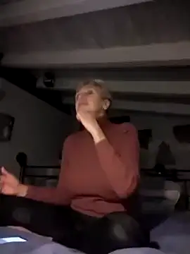 Snapshot of divinaerotica chatting on 11.03.25 divinaerotica online show from 11.03.25