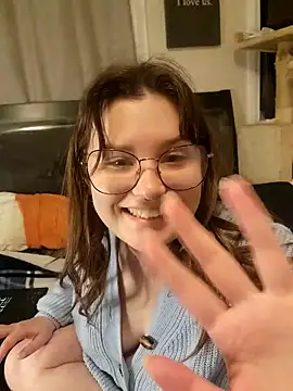 Snapshot of MrsJess chatting on 09.22.25 MrsJess online show from 09.22.25