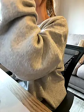 Phoebe Lily online show from 12.16.25