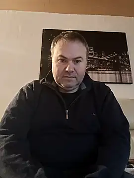 Snapshot of Pourleplasirs chatting on 02.11.25 Pourleplasirs online show from 02.11.25