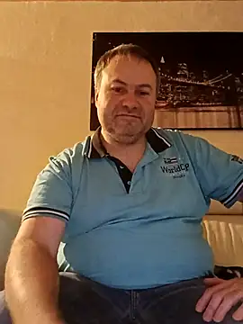 Snapshot of Pourleplasirs chatting on 02.19.25 Pourleplasirs online show from 02.19.25