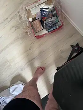 Snapshot of Mo_2003 chatting on 02.10.25 Mo 2003 online show from 02.10.25