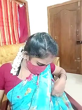 Snapshot of Tamil_roja17 chatting on 11.05.25 Tamil roja17 online show from 11.05.25